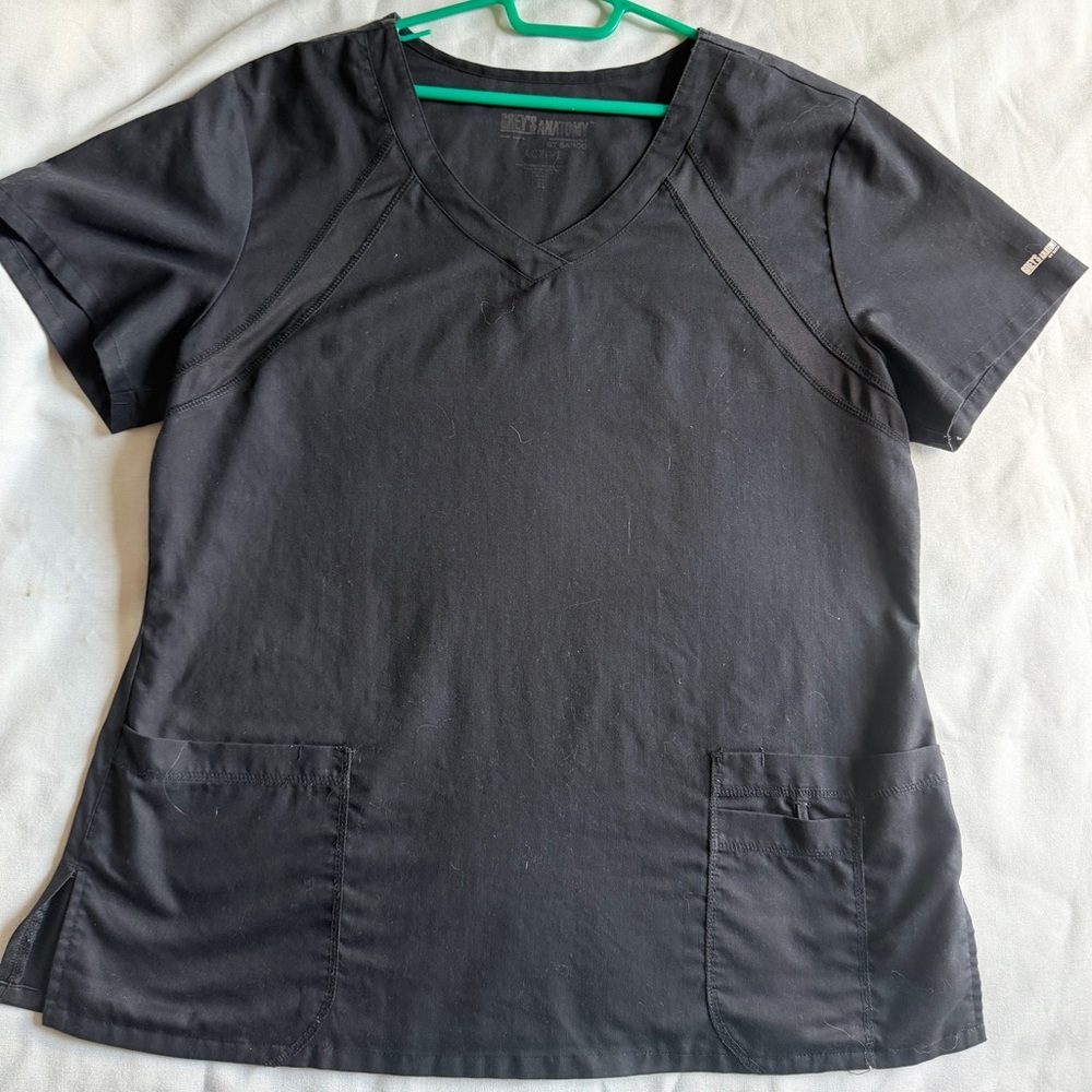 Black V-Neck Scrub Top- Grey’s Anatomy XL